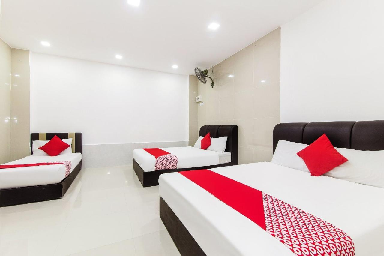 Super Oyo 414 Adiff Palace Sepang