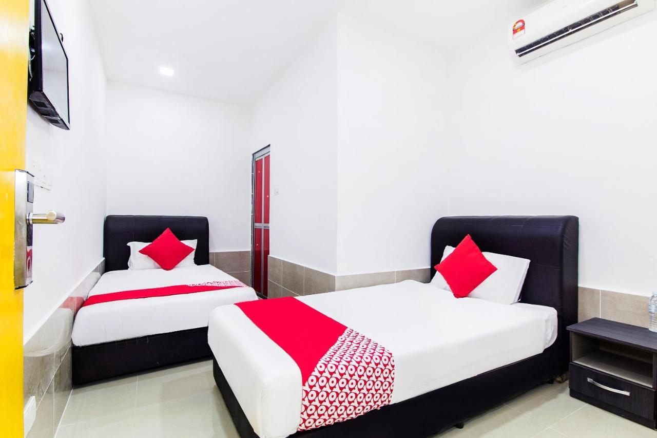 Hotel Super Oyo 414 Adiff Palace 2*