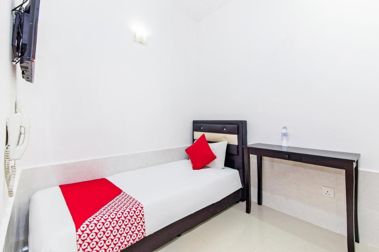 Super Oyo 414 Adiff Palace 2* Sepang