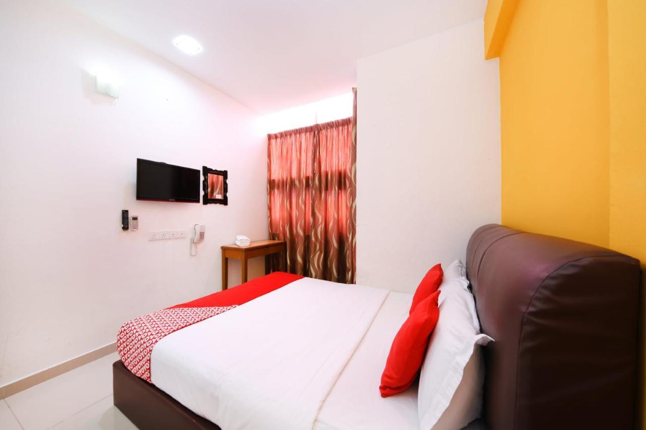 Hotel Super Oyo 414 Adiff Palace Sepang