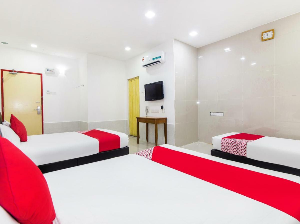 Hotel Super Oyo 414 Adiff Palace 2*