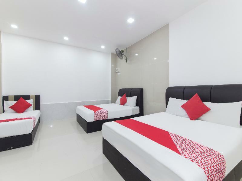 Hotel Super Oyo 414 Adiff Palace 2*