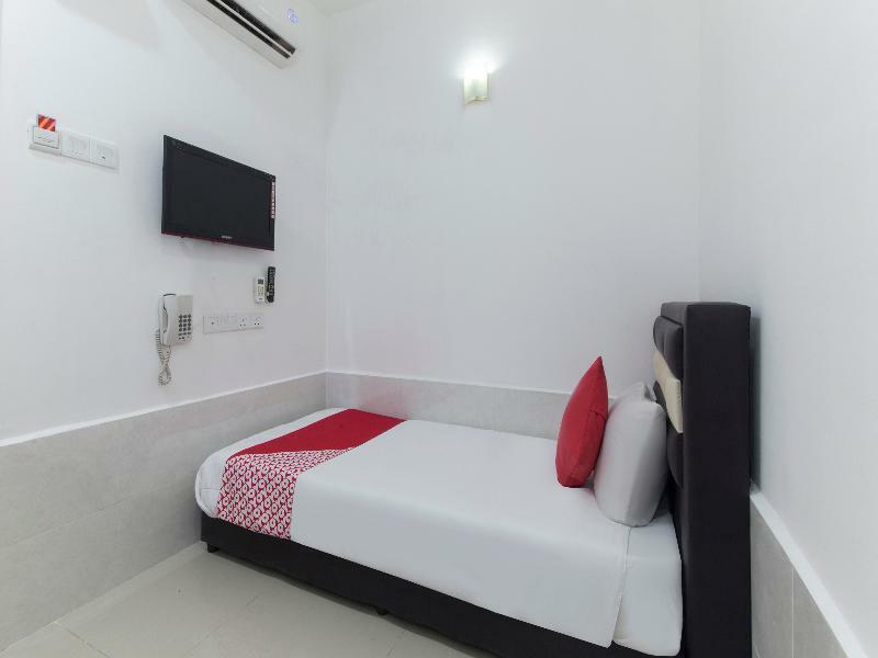 Super Oyo 414 Adiff Palace 2* Sepang