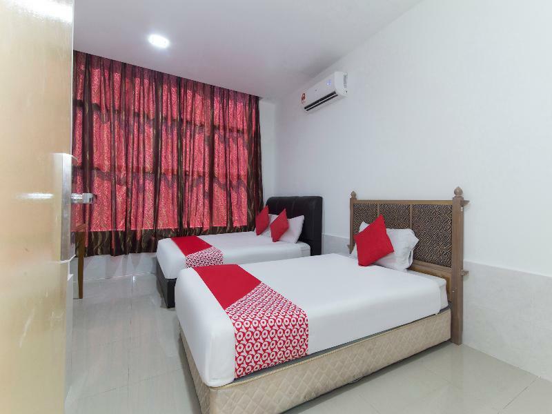 Super Oyo 414 Adiff Palace Sepang