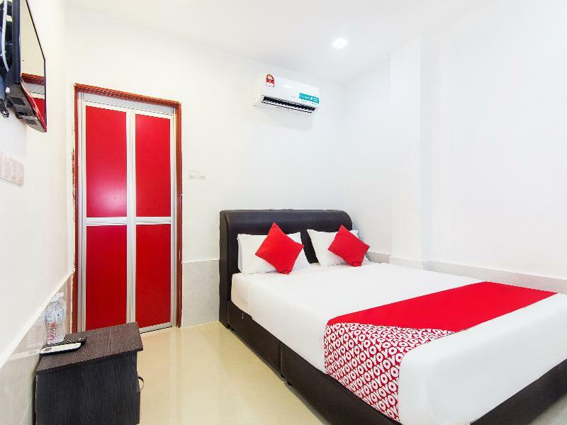 Super Oyo 414 Adiff Palace Sepang
